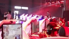 这些明星使用的扫地机器人都像极了