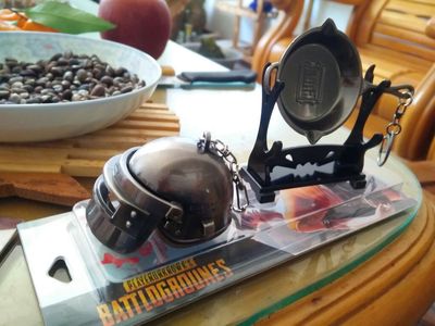 过年送什么?送绝地求生吃鸡套装助朋友成功吃